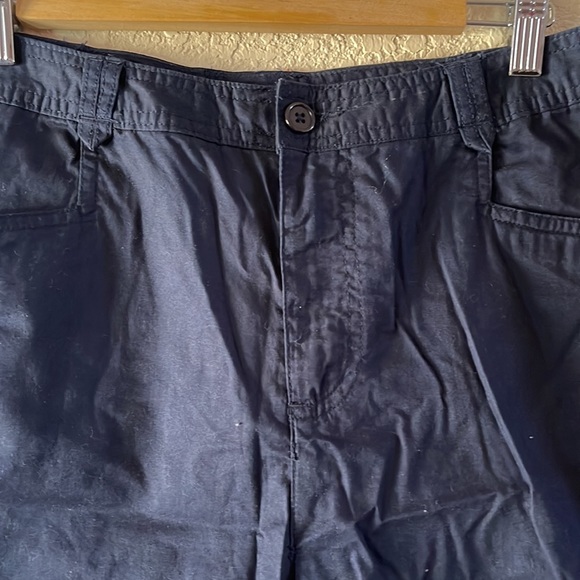 Shorts - Picture 4 of 4